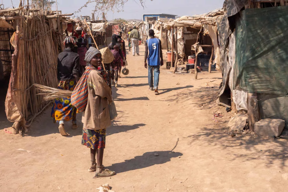 تأثیر هوش مصنوعی بر فقر