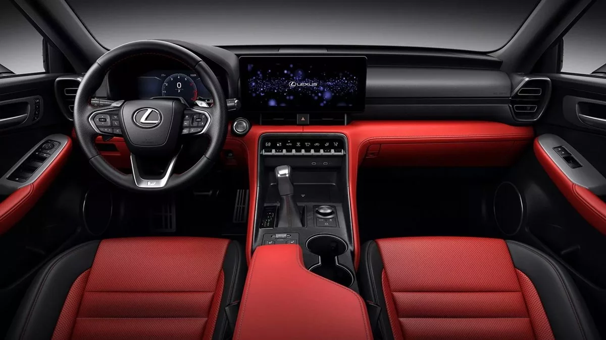 لکسوس IS