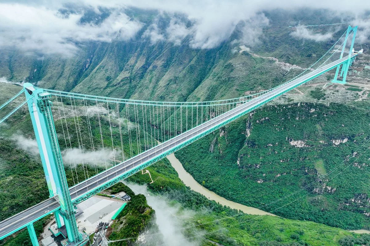 مرتفع‌ترین پل جهان با ارتفاع ۶۲۵ متر در چین افتتاح شد