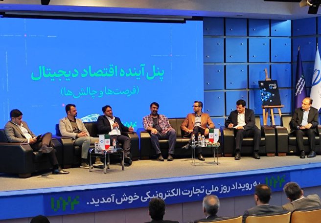 با حلوا حلوا گفتن دهان شیرین نمی‌شود