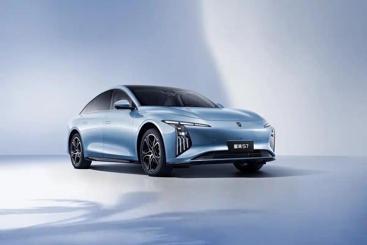 این خودرو برقی با ۱۴ دقیقه شارژ ۳۲۰ کیلومتر پیمایش میکند