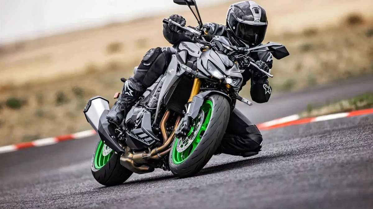 کاوازاکی Z1100 و Z1100 SE مدل ۲۰۲۶ معرفی شدند