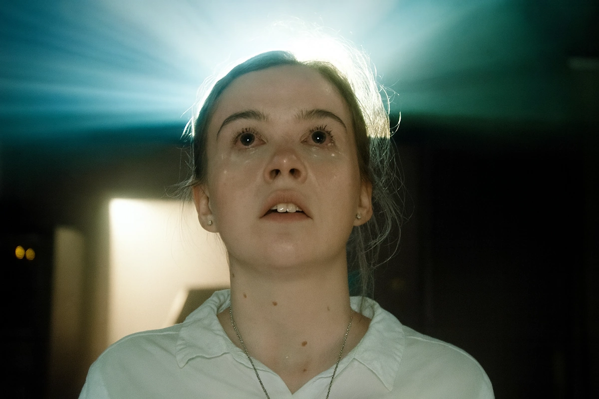 ۱۰ فیلم ترسناک کوتاه یوتیوبی برای یک ترس سریع؛ از Light’s Out تا Portrait of God