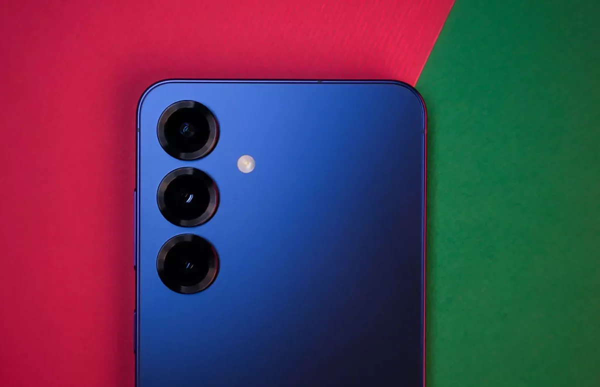 گلکسی S26 احتمالاً باریک‌تر می‌شود؛ بازگشت جزیره دوربین