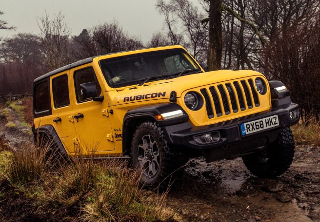 عبارت 4x4 روی خودروها چه معنایی دارد؟