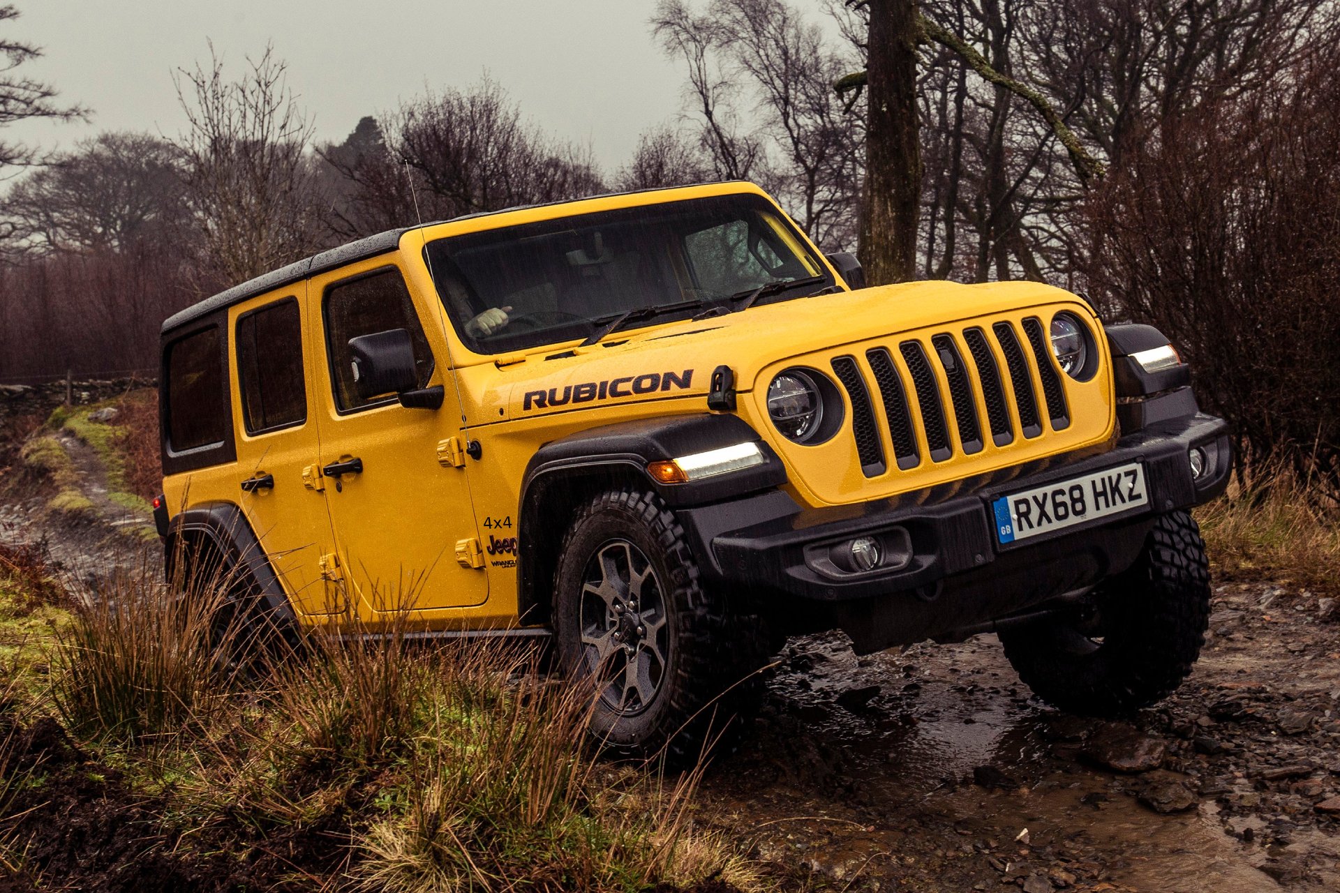 عبارت 4x4 روی خودروها چه معنایی دارد؟