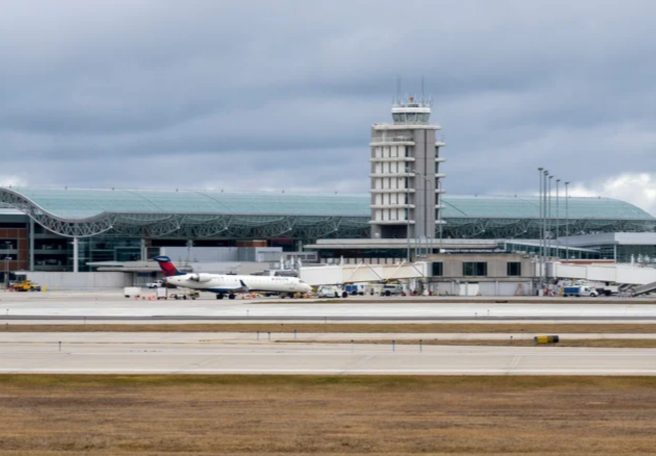 فرودگاه کوچکی که به دلیلی عجیب تحسین شد