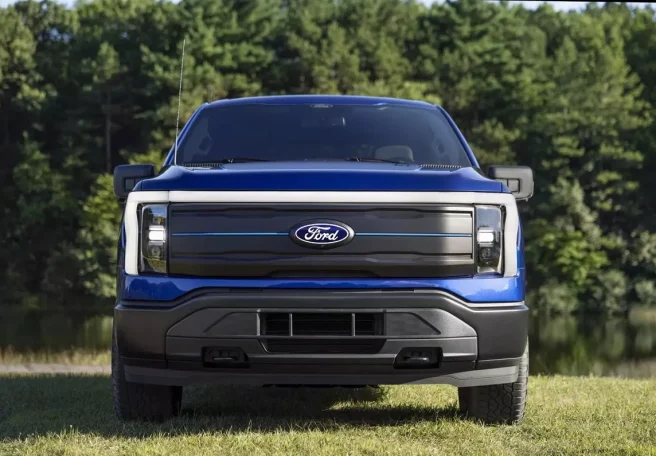 فورد احتمالاً پیکاپ برقی F-150 لایتنینگ را از رده خارج میکند