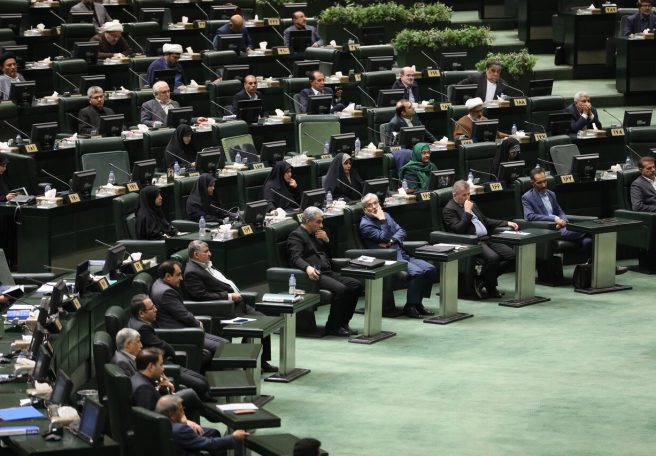 مجلس وزارت ارتباطات را مکلف به ایجاد بازارگاه ملی هوش مصنوعی کرد