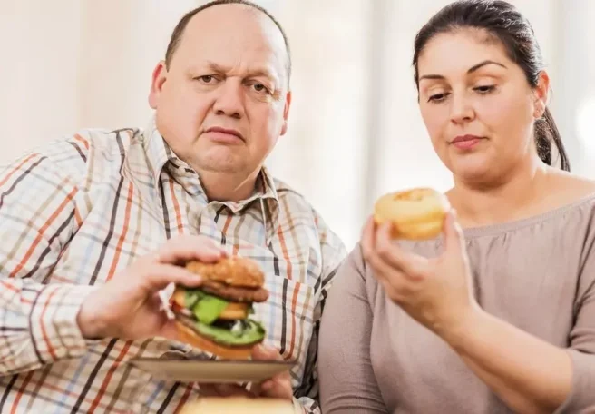 محققان استرالیایی: افراد متأهل بیشتر از مجردها وزن اضافه می‌کنند