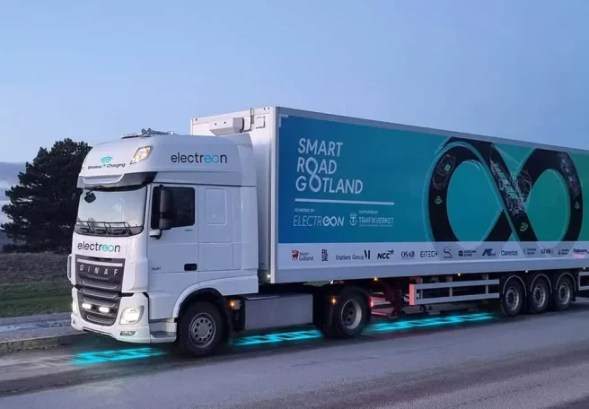 پایان اضطراب برد خودروهای برقی؛ ساخت بزرگراهی که باتری خودرو را شارژ می‌کند