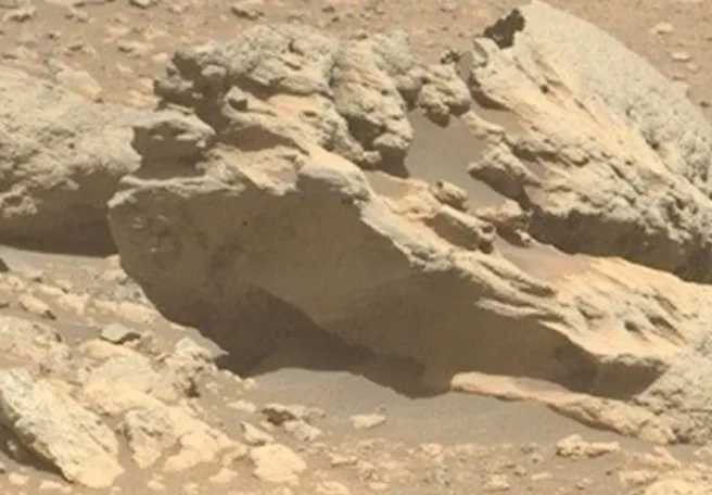 کشف تکه‌سنگ متفاوت در مریخ که متعلق به سیاره سرخ نیست