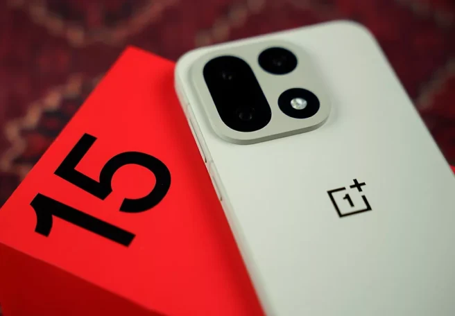 بررسی گوشی OnePlus 15: بازگشت یک رقیب کم‌ادعا