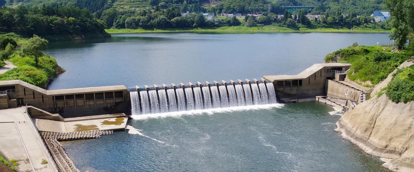 در جهان از چه روش‌هایی برای کاهش تبخیر آب سدها استفاده می‌شود؟