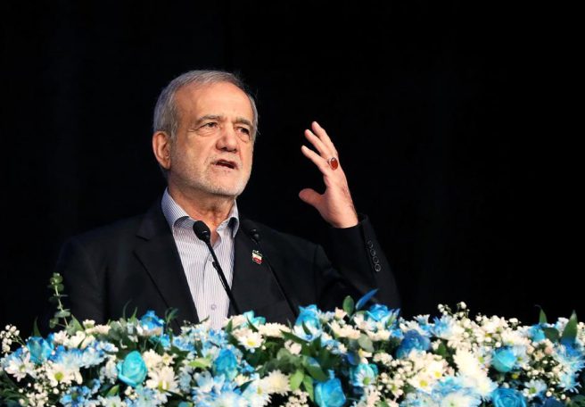 پزشکیان: مرگ سالانه ۱۷ هزار نفر در تصادفات قابل‌قبول نیست؛ این آمار مثل سقوط مداوم هواپیماست