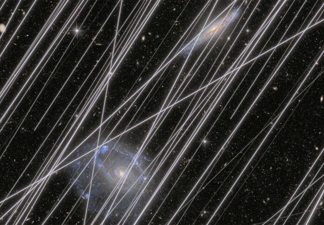 آلودگی نوری فراتر از زمین؛ تلسکوپ‌های فضایی نیز قربانی منظومه‌های ماهواره‌ای هستند