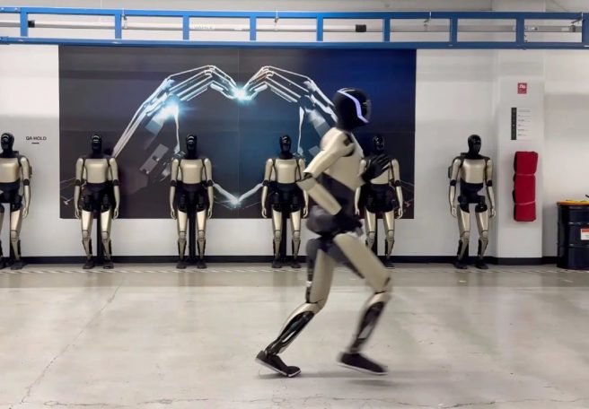 ببینید: ربات اپتیموس ایلان ماسک مثل انسان‌ها می‌دود