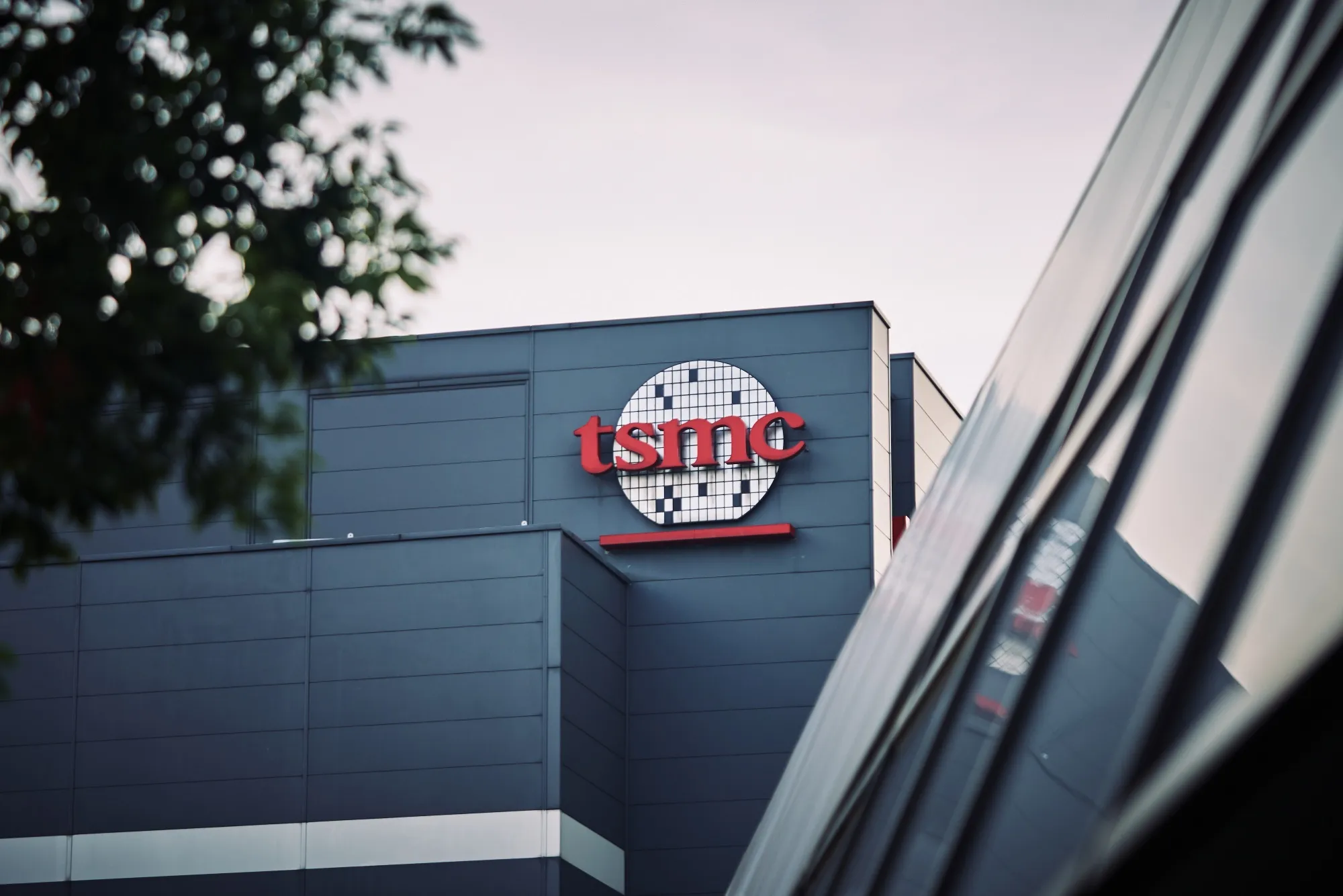 دولت تایوان به‌دنبال منع TSMC از تولید پیشرفته‌ترین تراشه‌ها در آمریکا است