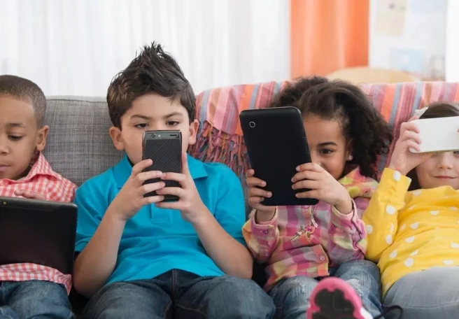 یافته‌های مطالعه روی ۸ هزار نفر: شبکه‌های اجتماعی به تمرکز کودکان آسیب می‌زنند