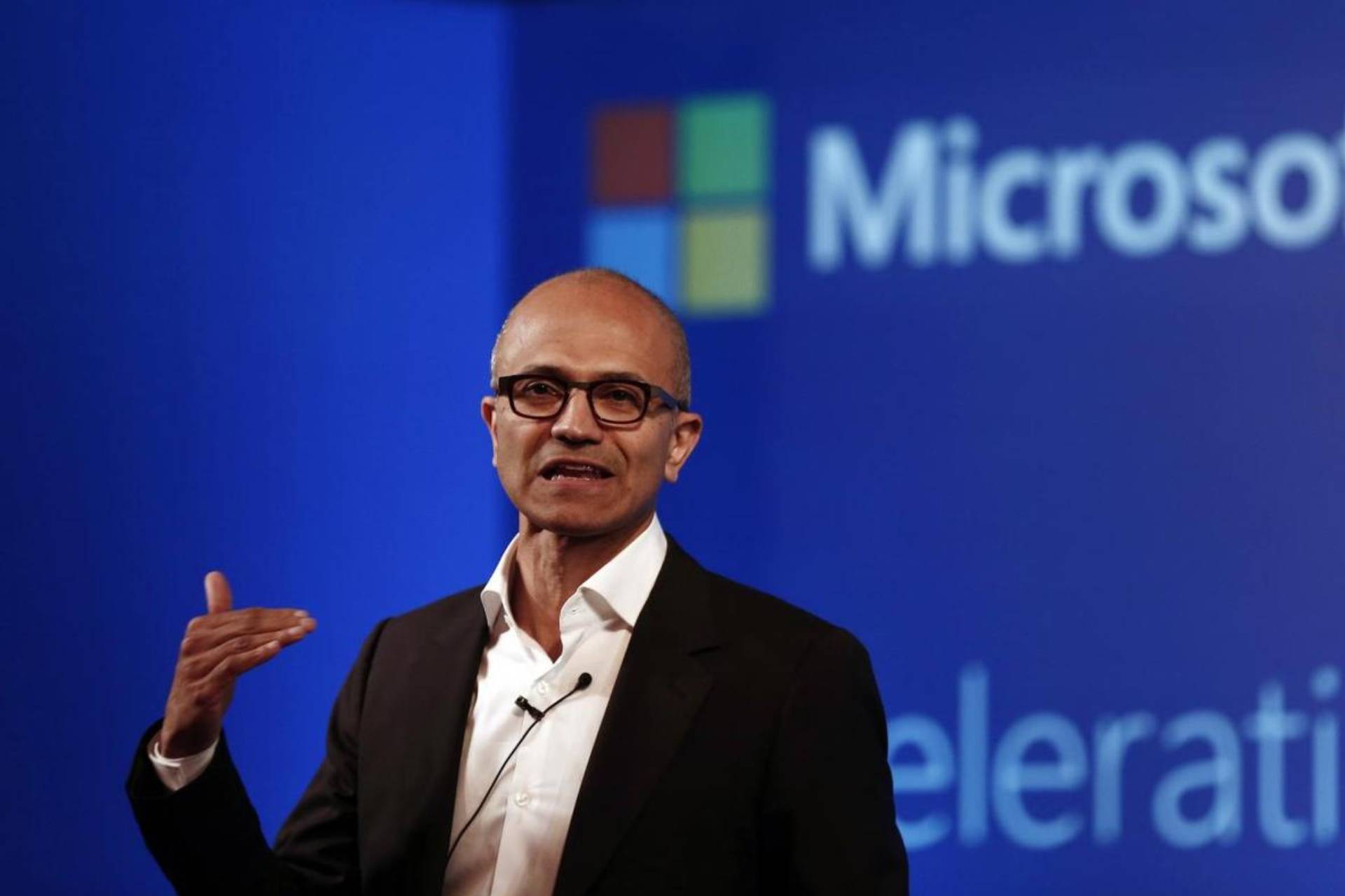 مدیرعامل مایکروسافت: بحث‌های بیهوده درباره هوش مصنوعی را کنار بگذارید