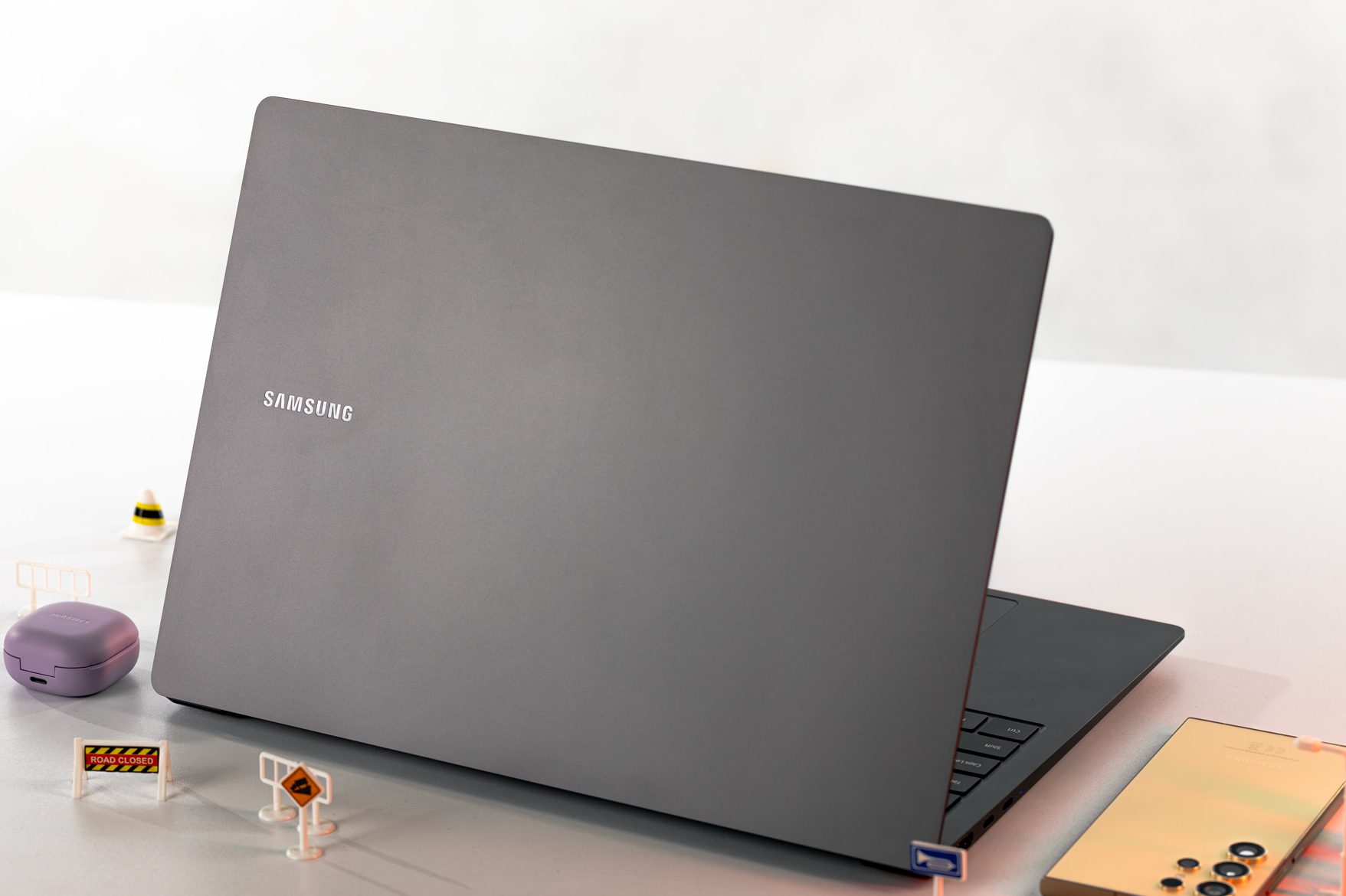 سامسونگ نسبتبه افزایش قیمت گوشی و لپتاپ هشدار داد