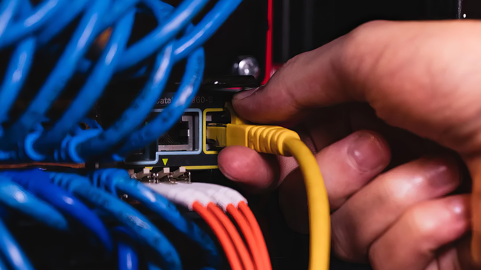 توضیحات مدیرعامل شرکت ارتباطات زیرساخت در رابطه با رفع «مشکل» اینترنت تا فردا