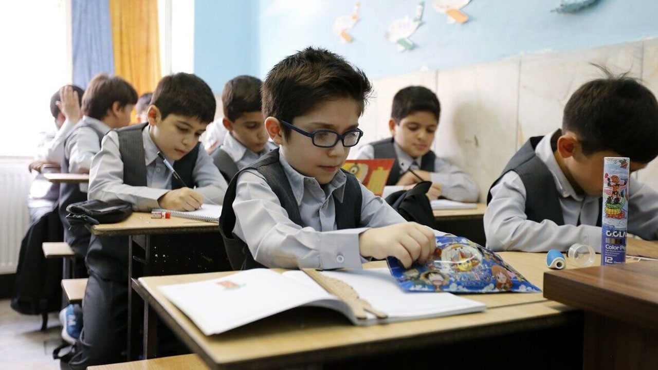 مدارس زمان جدید امتحانات را اعلام خواهند کرد
