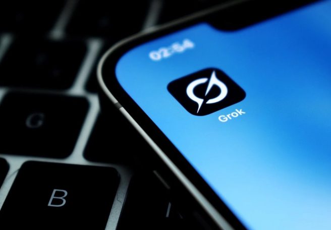 آگهی استخدام عجیب xAI: جذب نویسندگان برنده اسکار برای آموزش گراک با حقوق پایین