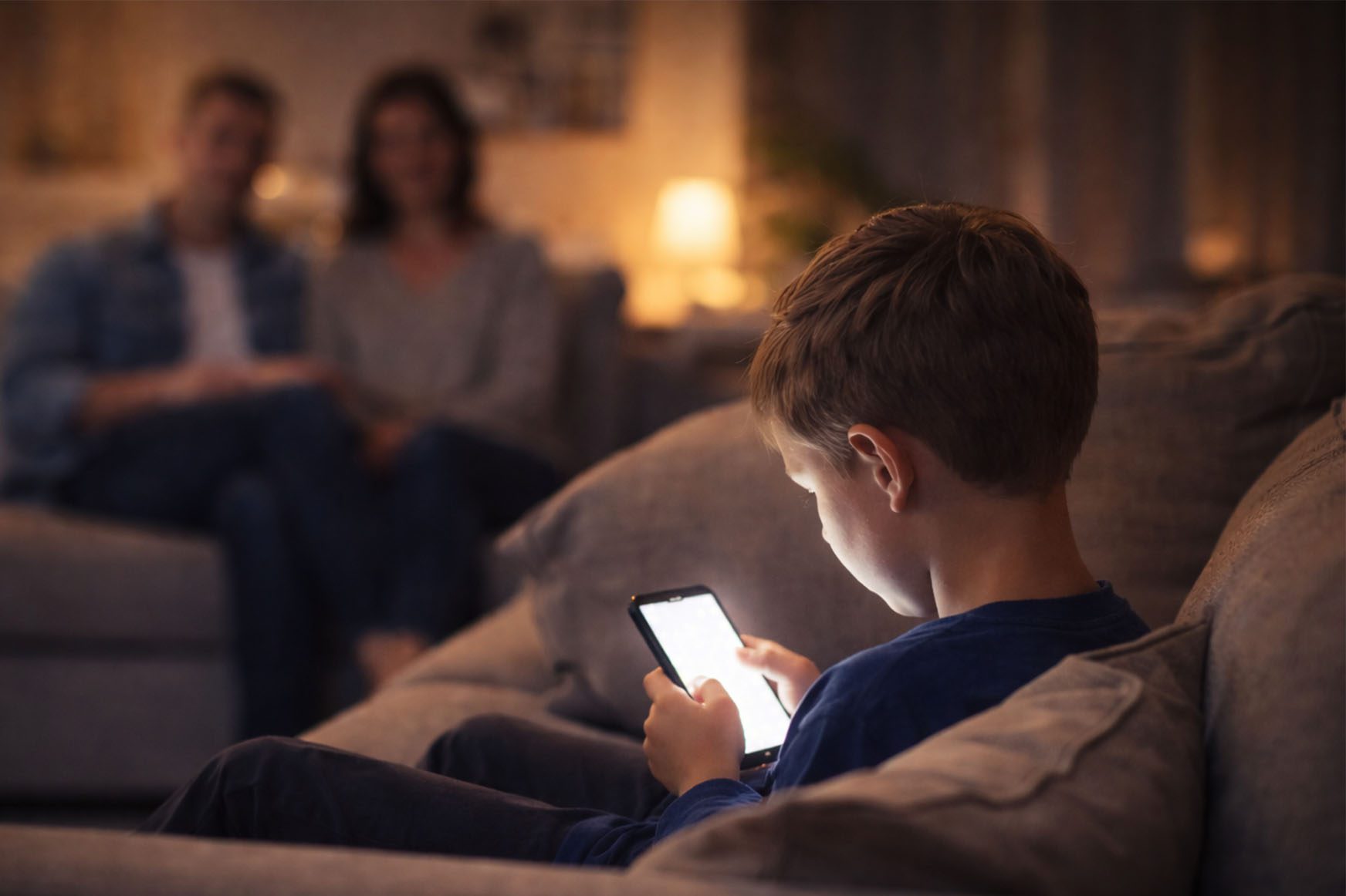 چگونه در فضای بیانتهای اینترنت از کودکمان محافظت کنیم؟