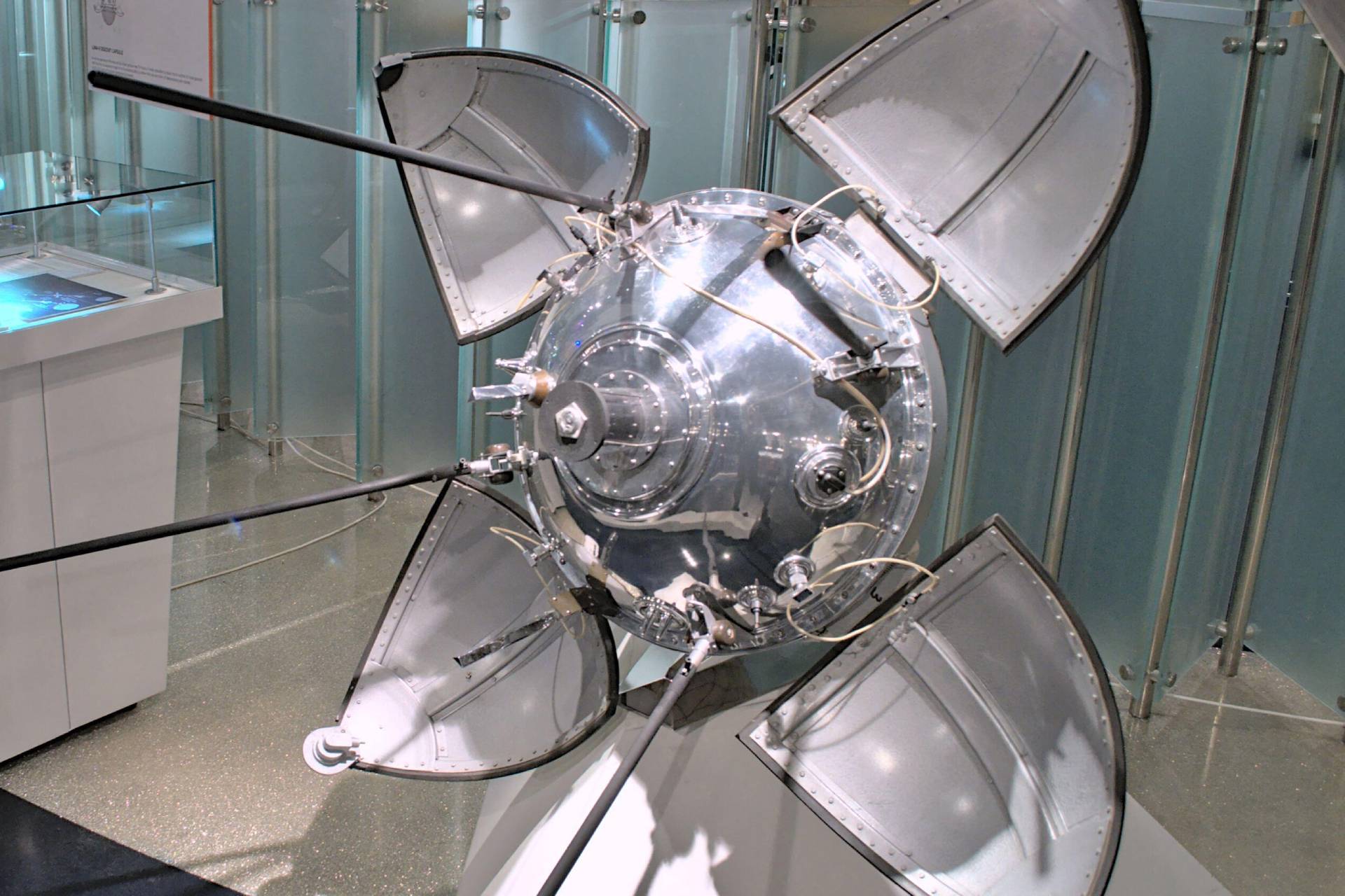 تلاش جهانی برای ردیابی لونا ۹؛ نخستین ماه‌نشین گمشده بشر در آستانه کشف قرار دارد