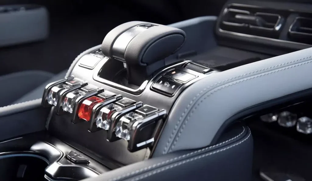 بازگشت دکمه‌های فیزیکی؛ قانون جدید چین برای افزایش ایمنی خودروها