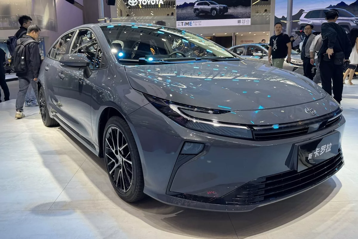 نگاهی به تویوتا کرولا ۲۰۲۶ هیبریدی؛ تولد دوباره اسطوره ژاپنی در جادههای ایران