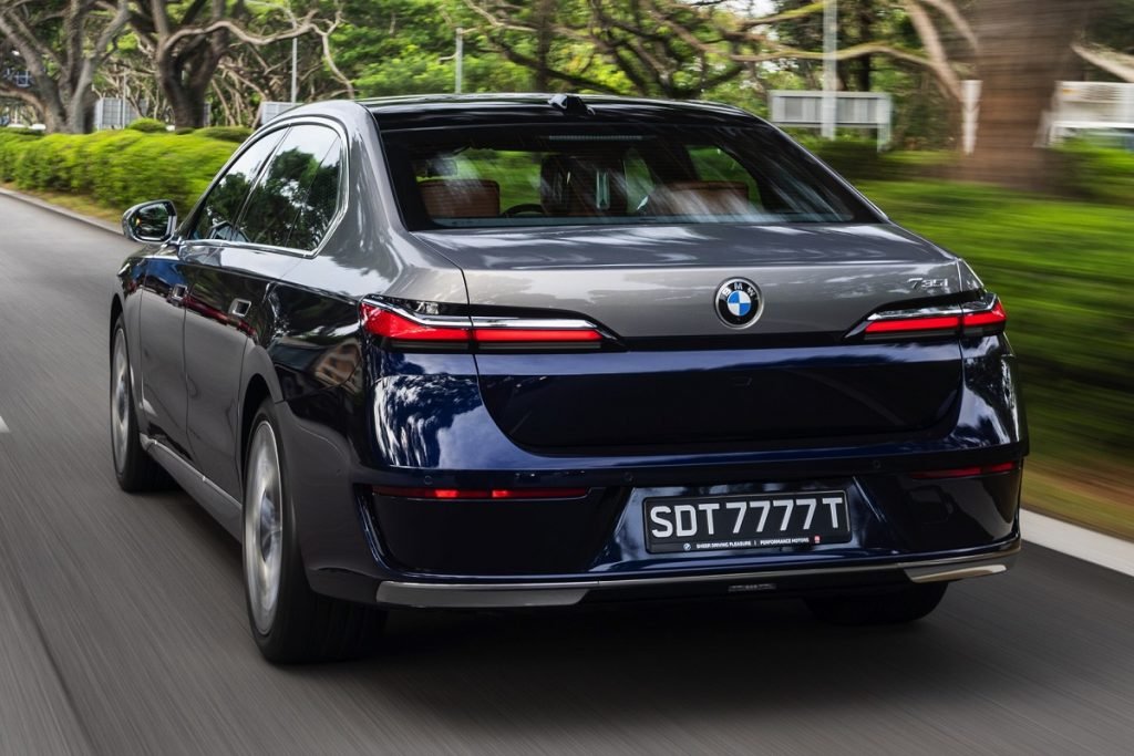 بی ام و 735i