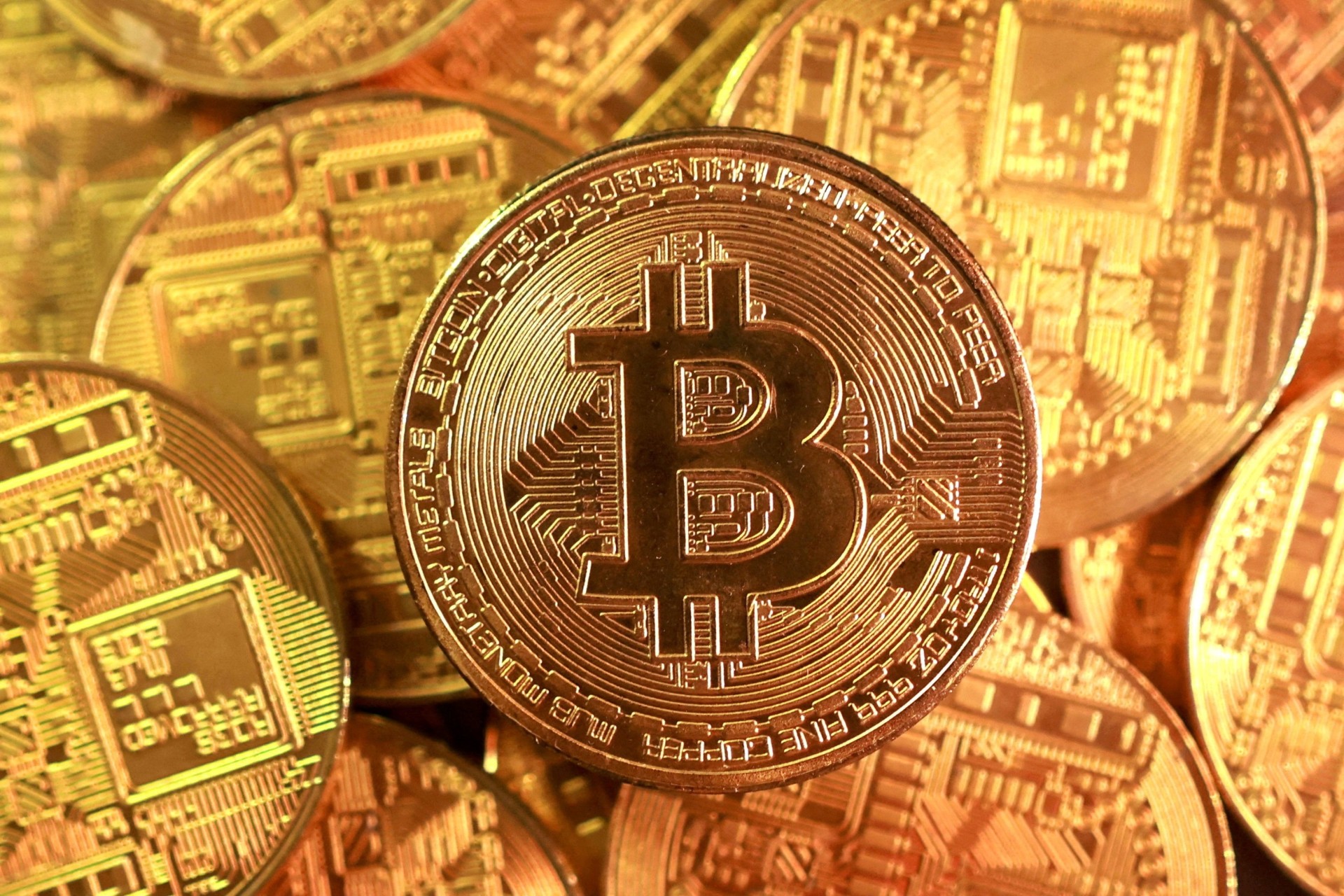یک تریدر ۱۰۷ بیتکوین را سوزاند؛ اشتباه بزرگ یا فرار مالیاتی؟